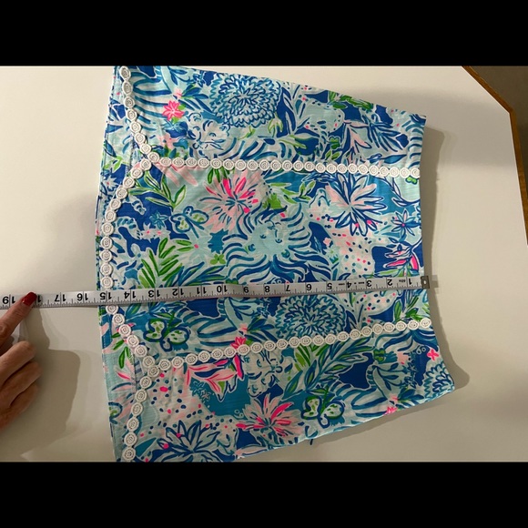 Lily Pulitzer skort - Picture 2 of 4